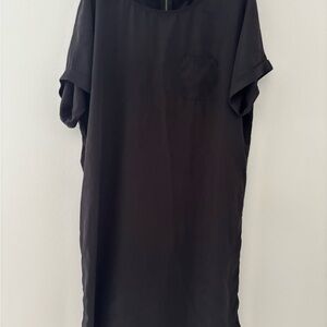 Caslon Black Short-Sleeve Crew Neck Shirt with Chest Pocket-size M